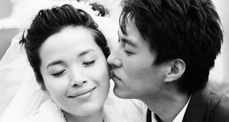 靳東妻子李佳照片深度解析：熒屏內(nèi)外，她如何支持“老干部”？