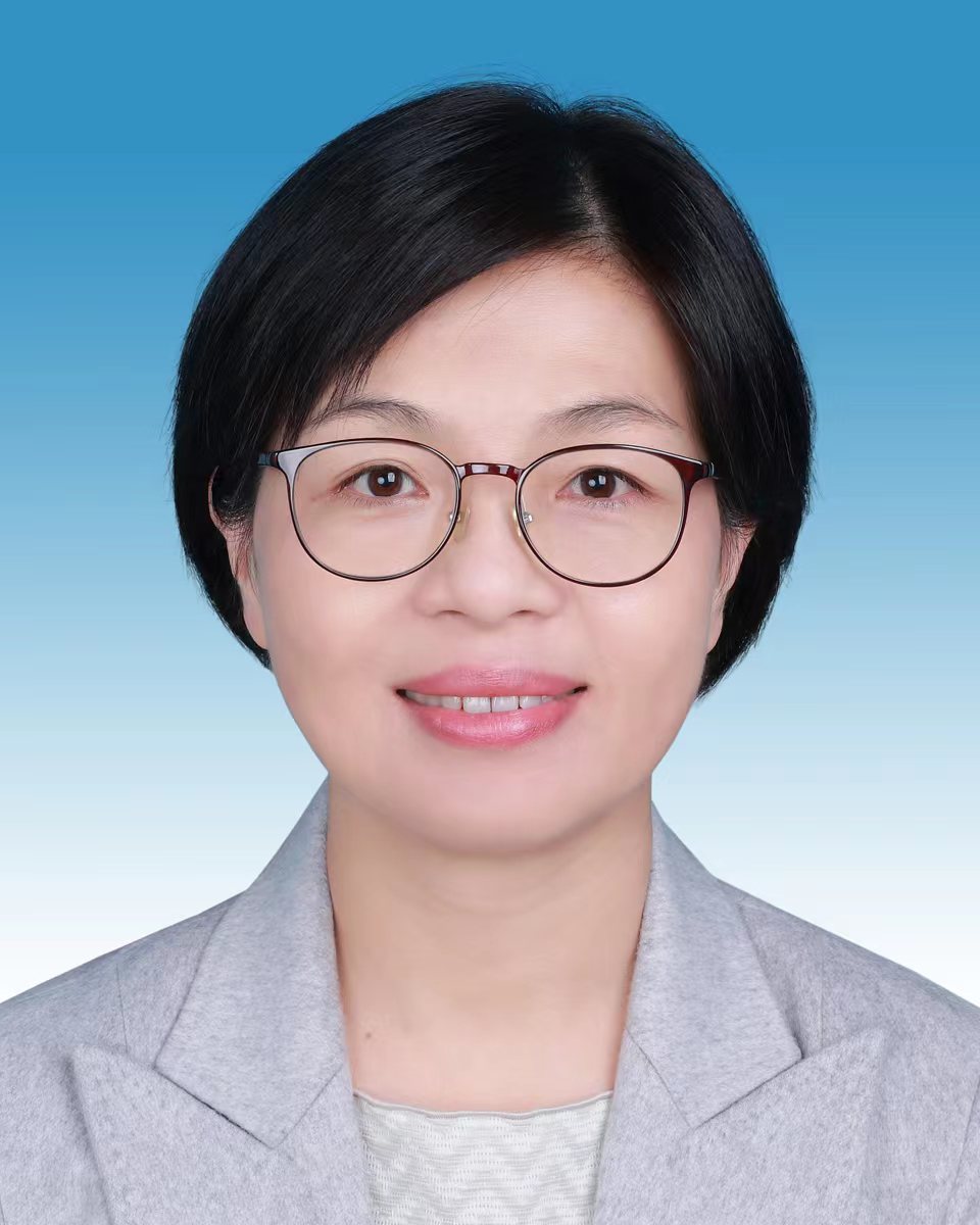 黃玲玲個(gè)人簡歷的探秘之旅：一場跨越時(shí)空的職場對(duì)話