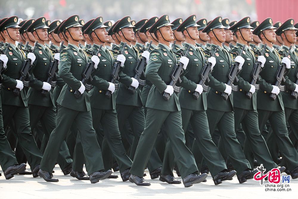 什么方隊(duì)首次閱兵：深度解析中國閱兵式上的里程碑時(shí)刻