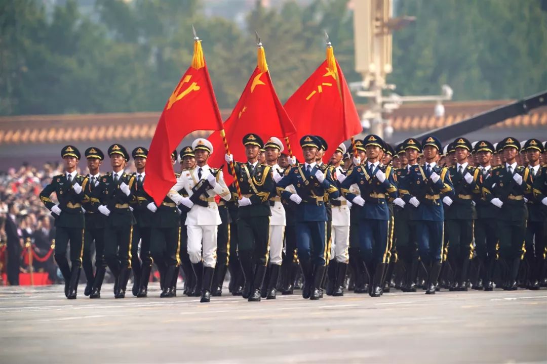 閱兵臺(tái)下的奇遇：探尋中國(guó)人民解放軍儀仗隊(duì)女兵方陣人數(shù)的無(wú)聲數(shù)字