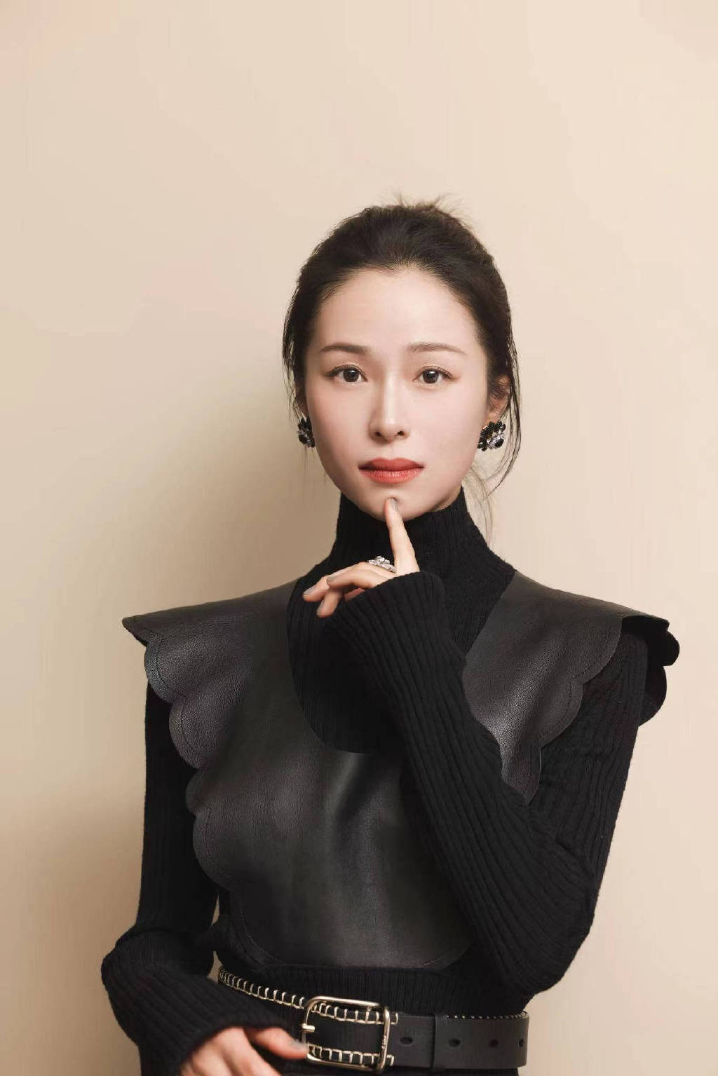 深度解析江一燕演過的電影和電視?。鹤髌繁P點與演技蛻變之路