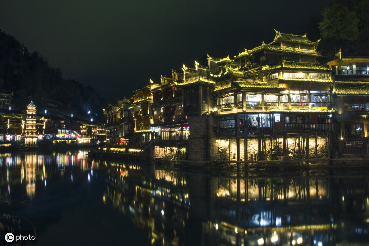 鳳凰古鎮(zhèn)的數(shù)字秘境：探尋7777788888管家婆老家鳳凰的跨時(shí)空對話