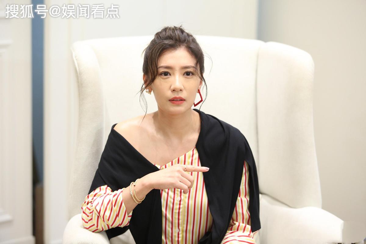 穿越熒幕，對(duì)話(huà)時(shí)光：揭秘賈靜雯個(gè)人資料簡(jiǎn)介及 身高之謎