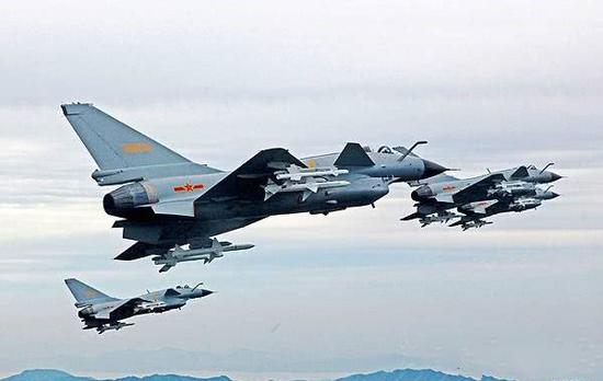 深度解析殲10c和殲10d的區(qū)別：中國空軍戰(zhàn)機(jī)性能演進(jìn)全攻略
