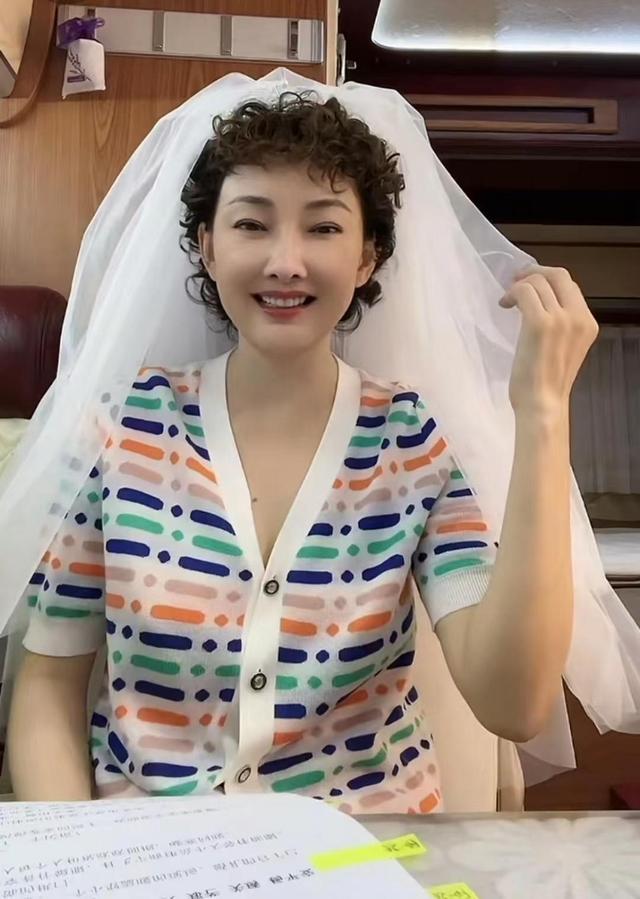 深度解析：演員牛莉是哪年出生的？探究其藝術(shù)人生與年齡的關(guān)聯(lián)