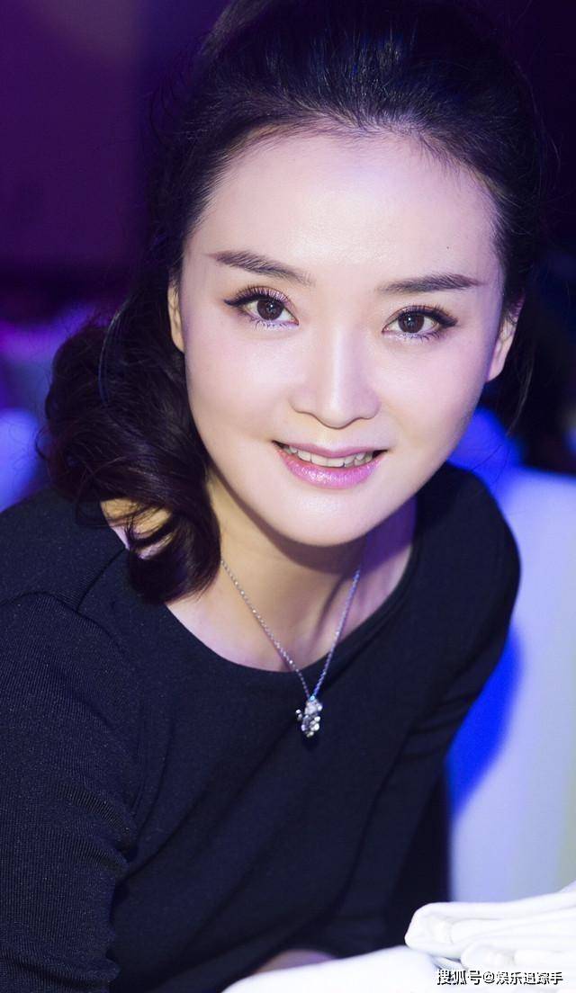 深度解析:王艷老公是誰?首次曝光幸福家庭圖片與背景