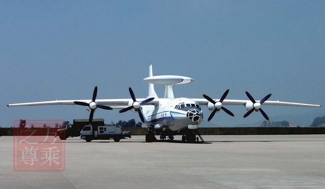 空警200三視圖深度解析:揭秘空中預(yù)警機(jī)的精妙構(gòu)造