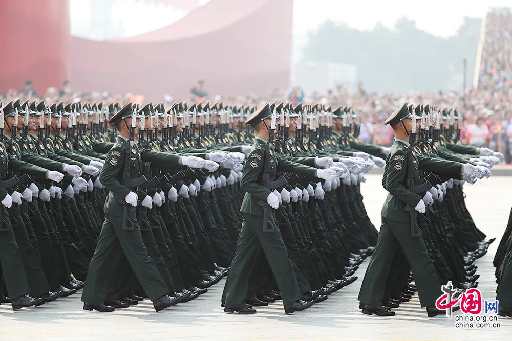 2019年閱兵陸軍方隊深度解析:方陣風(fēng)采與陸軍現(xiàn)代化建設(shè)亮點